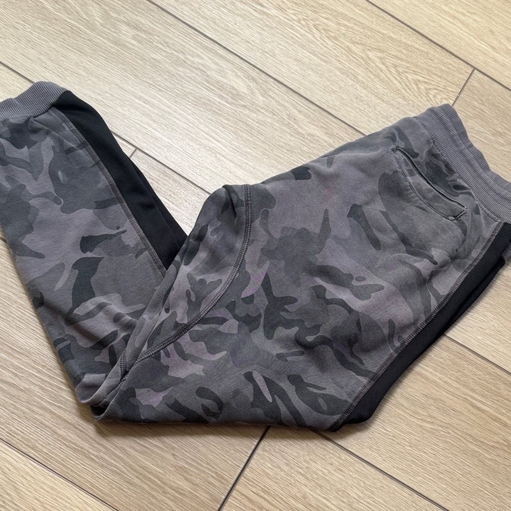 YoungLA Gray Camo Joggers